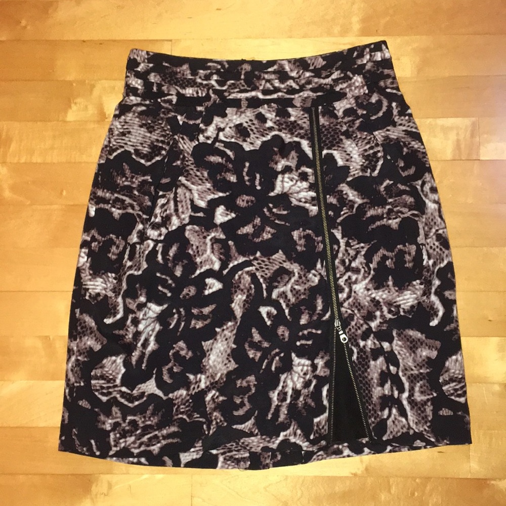 ⬇️💲Banana Republic Skirt